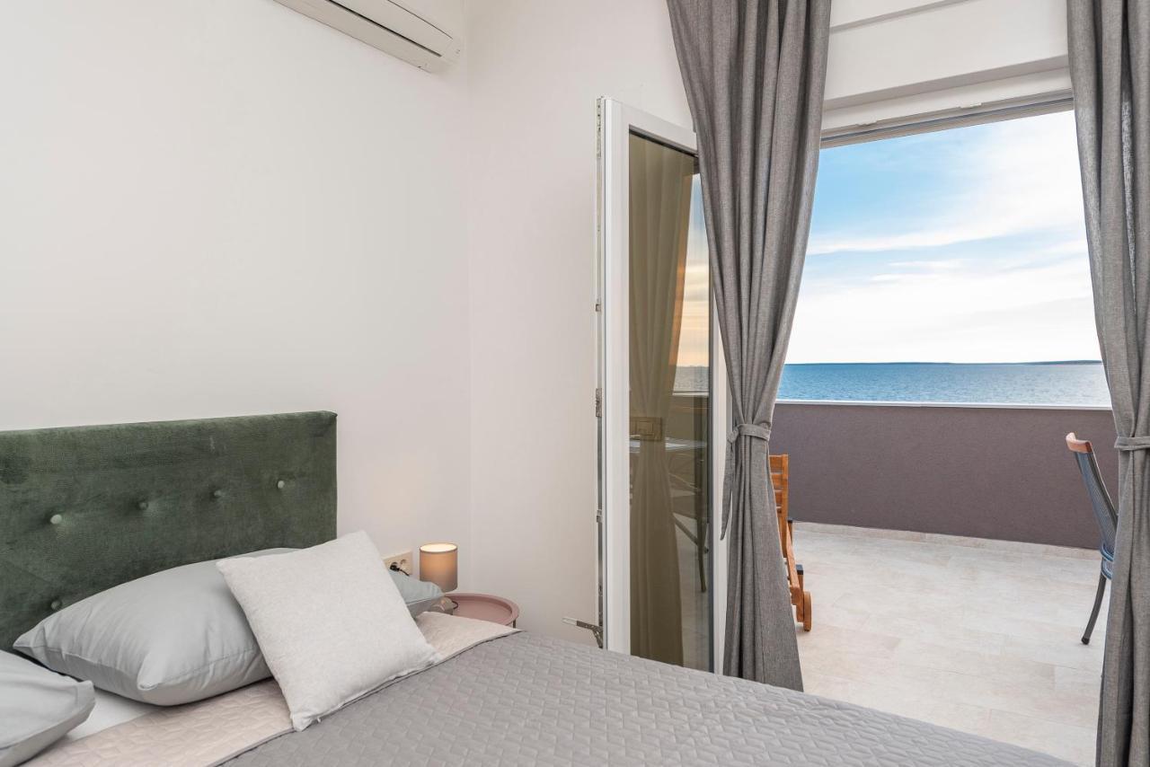 Villa Eni Apartments 1 Мандре Экстерьер фото