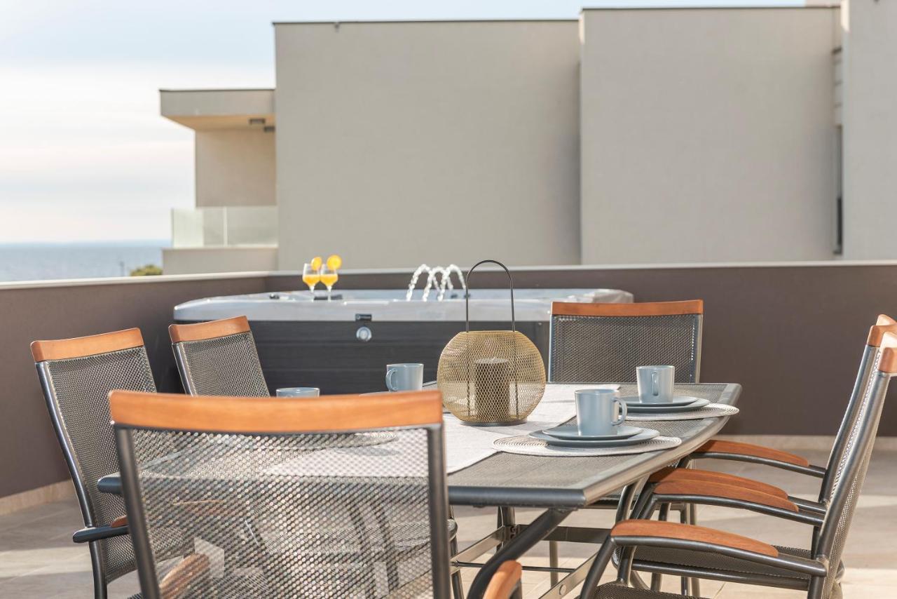 Villa Eni Apartments 1 Мандре Экстерьер фото
