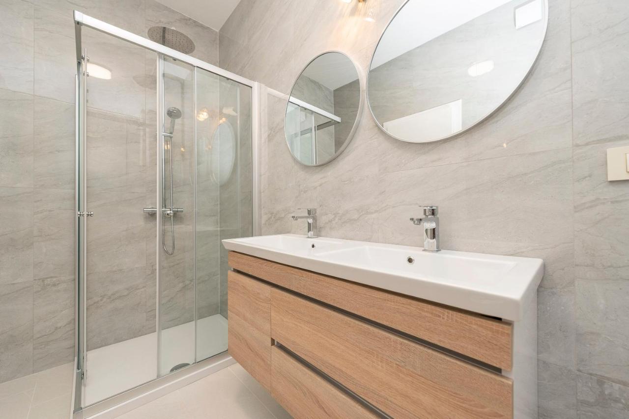 Villa Eni Apartments 1 Мандре Экстерьер фото